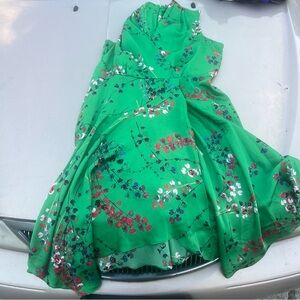 Maison Tara Emerald Green Floral Dress Faux Wrap Satin Asymmetrical Hem Size 4
